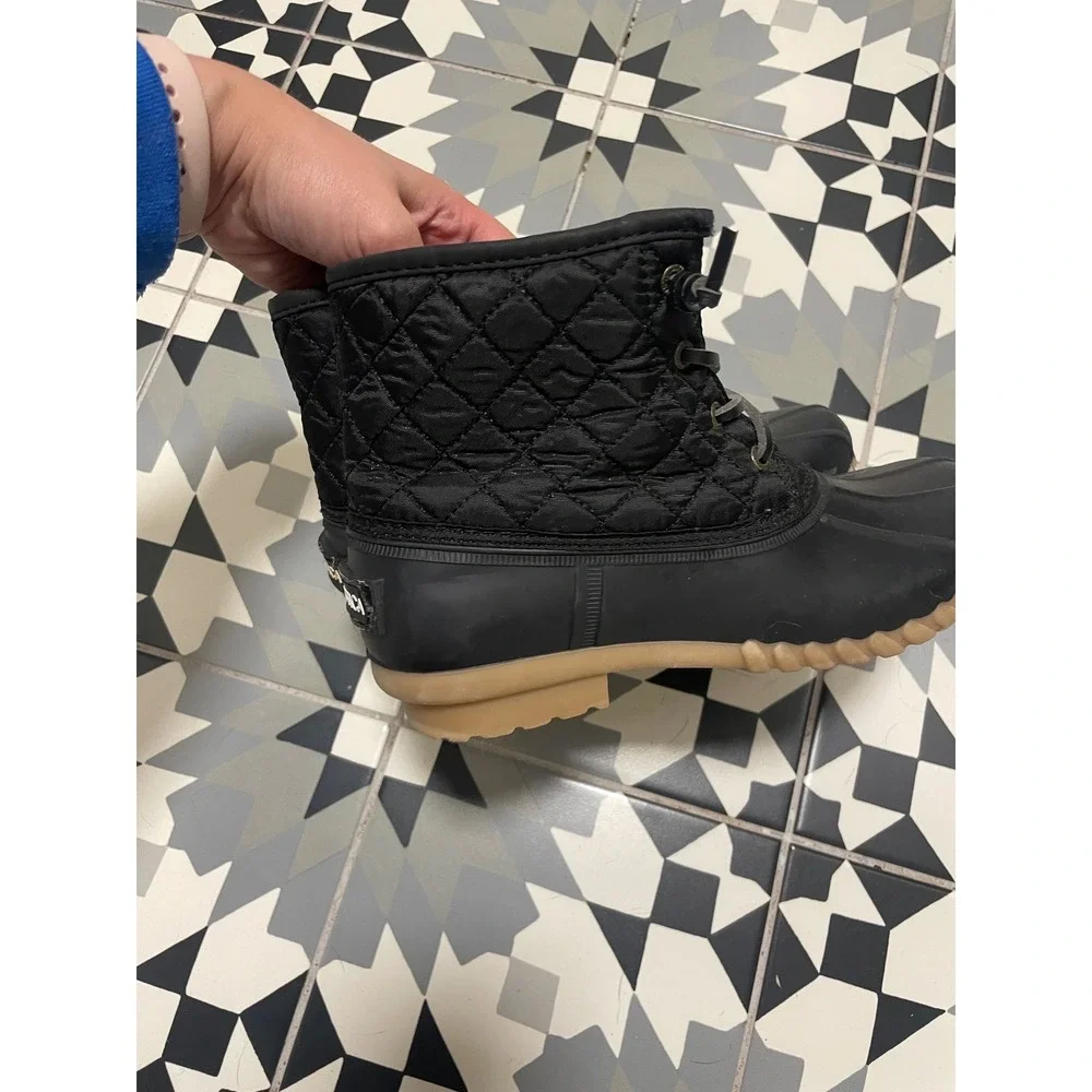 Nautica Womens Dorsay Quilted Duck Boots Black Tan Size 6 Waterproof Ankle Boots